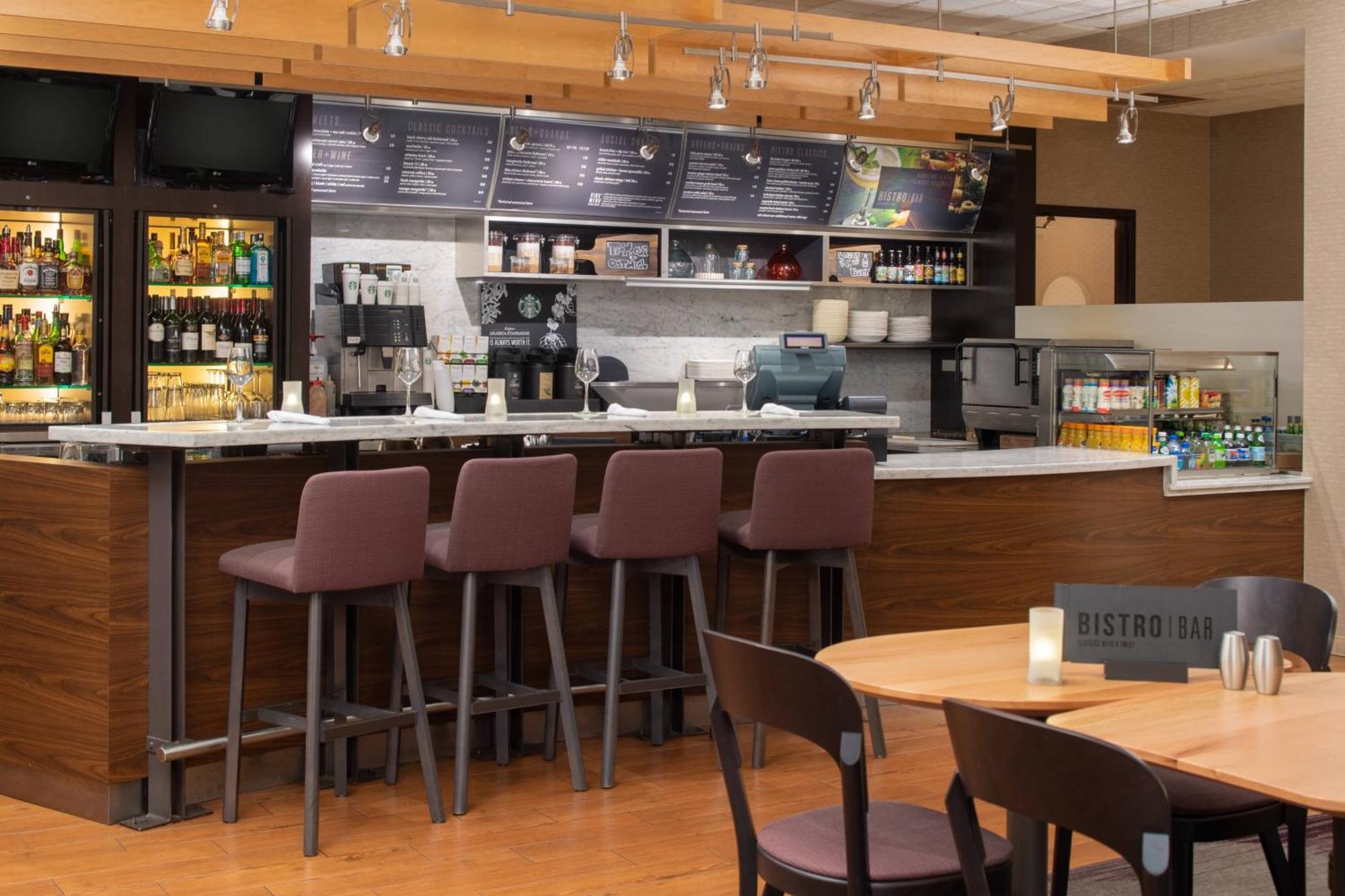 Courtyard By Marriott Portland Airport Hotel Kültér fotó