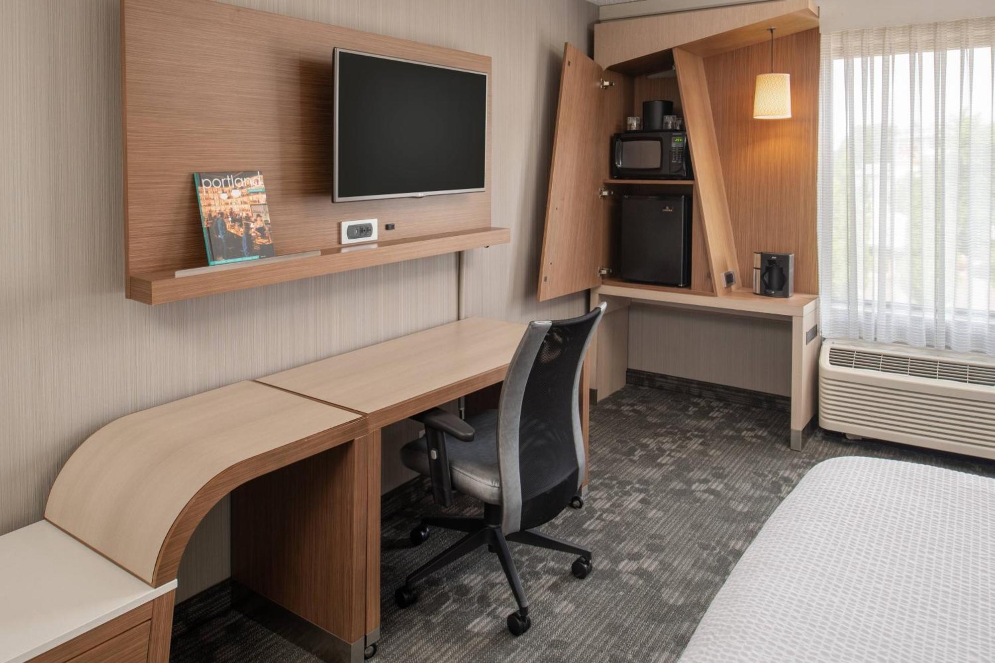 Courtyard By Marriott Portland Airport Hotel Kültér fotó